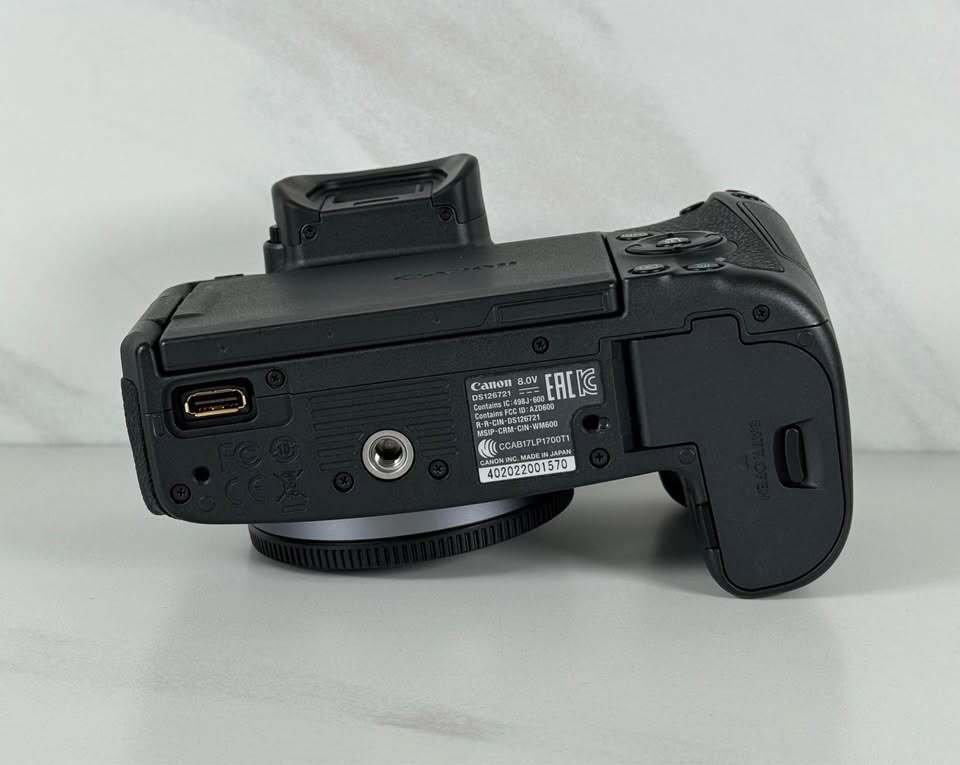 Canon EOS R Mirrorless Camera