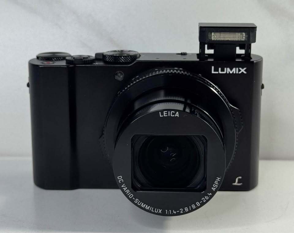 Panasonic Lumix LX10 Camera