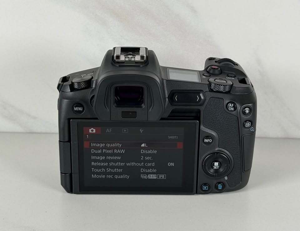 Canon EOS R Mirrorless Camera