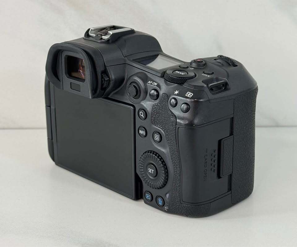 Canon EOS R5 Camera