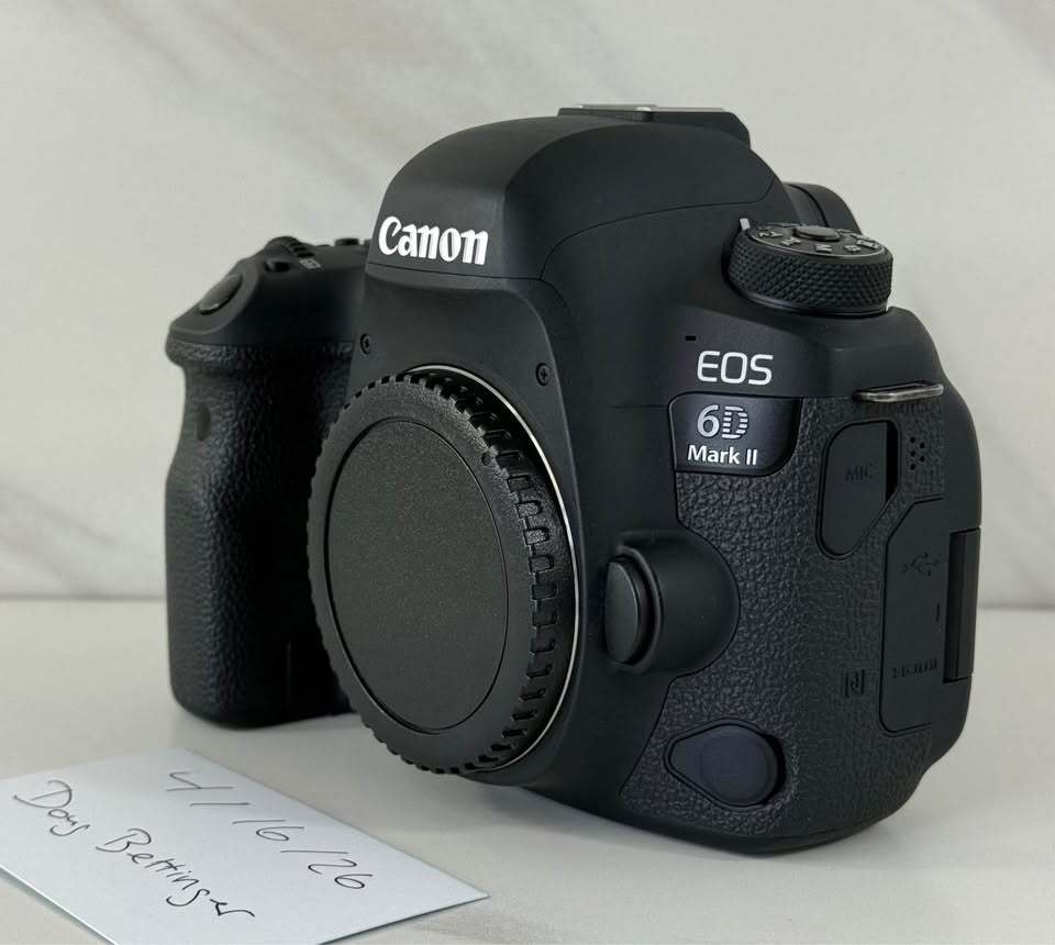 Canon EOS 6D Mark II Camera