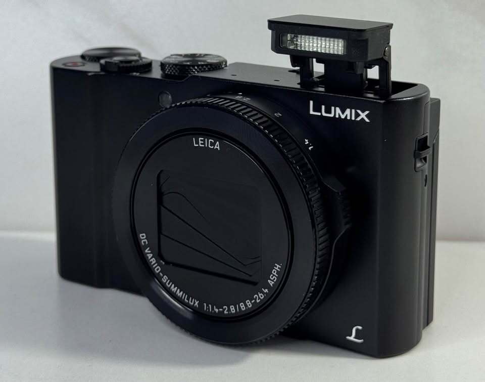 Panasonic Lumix LX10 Camera