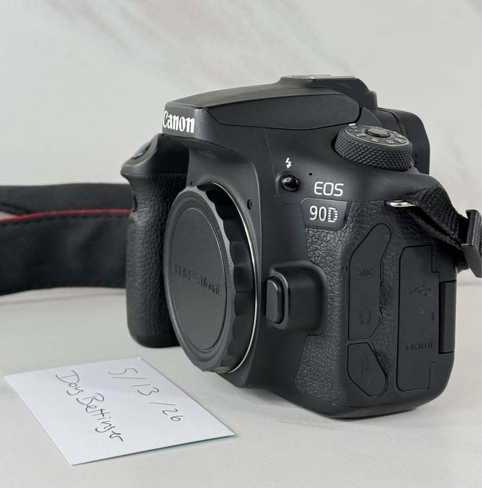 Canon EOS 90D 32.5 MP Camera