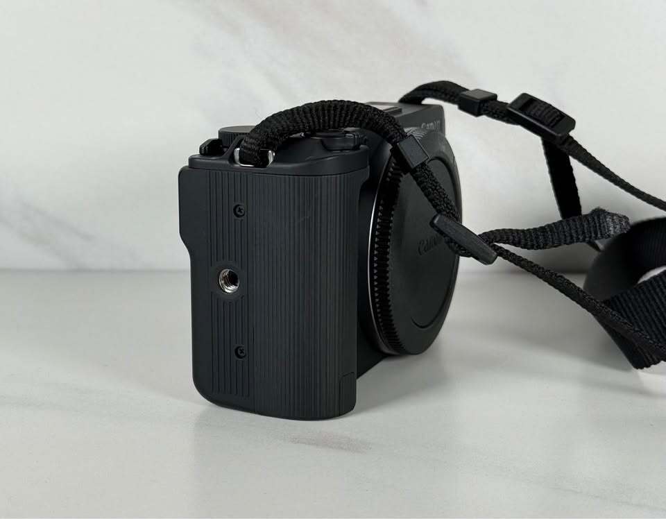 Canon EOS R50 V Camera