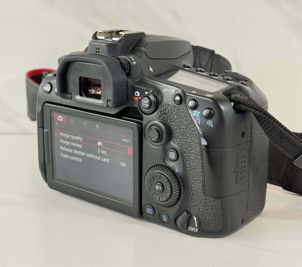Canon EOS 90D 32.5 MP Camera