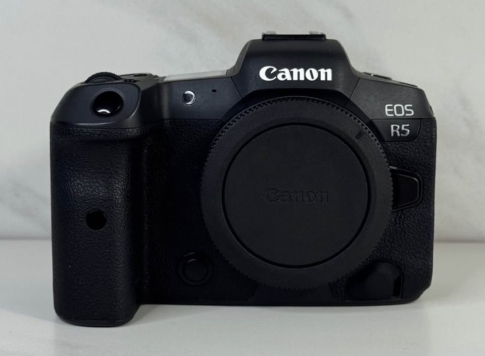 Canon EOS R5 Camera