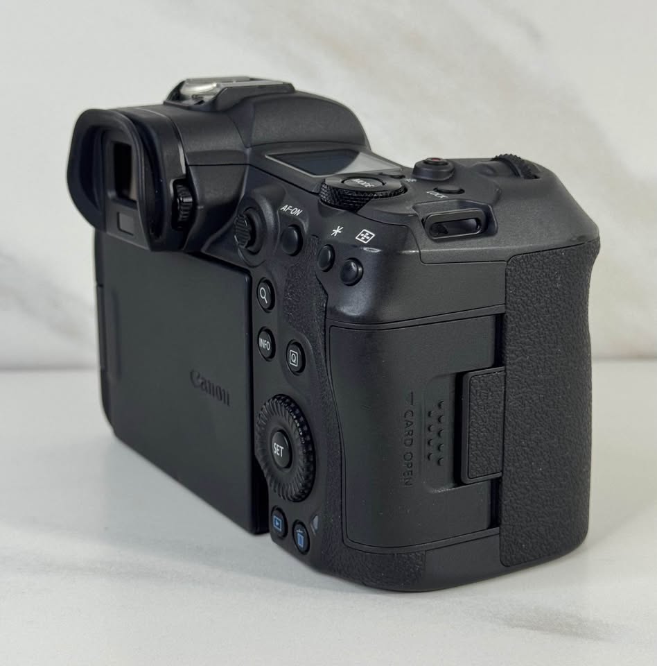 Canon EOS R5 Camera