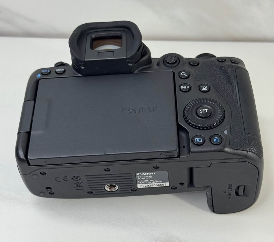 Canon EOS R5 Camera