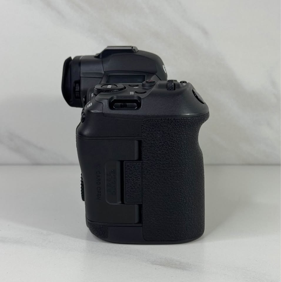 Canon EOS R5 Camera