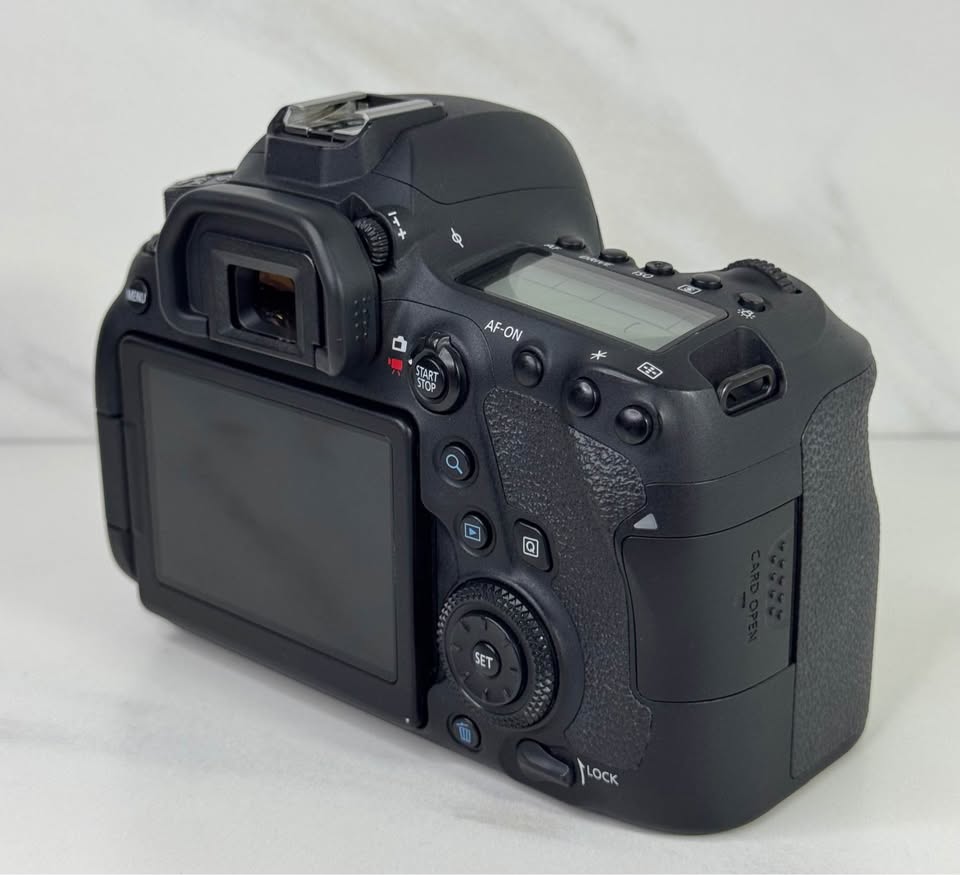 Canon EOS 6D Mark II Camera