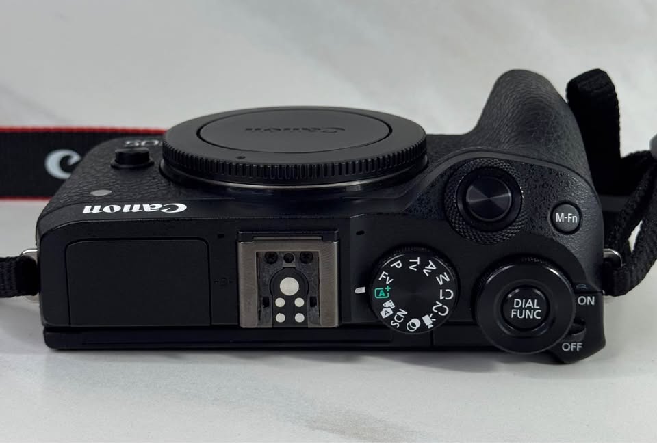 Canon EOS M6 Mark II Camera