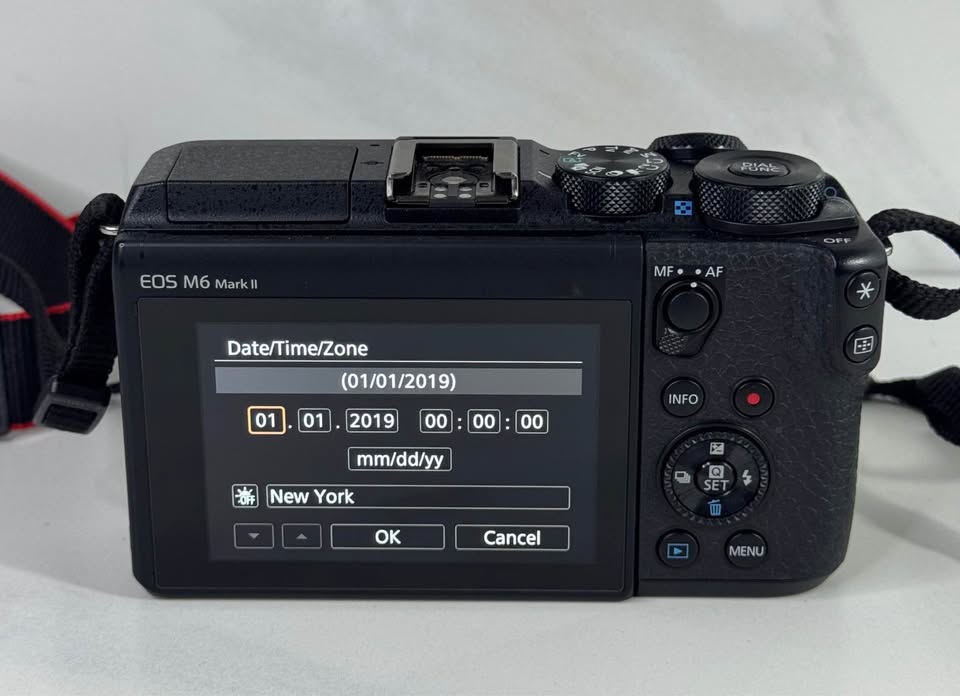 Canon EOS M6 Mark II Camera