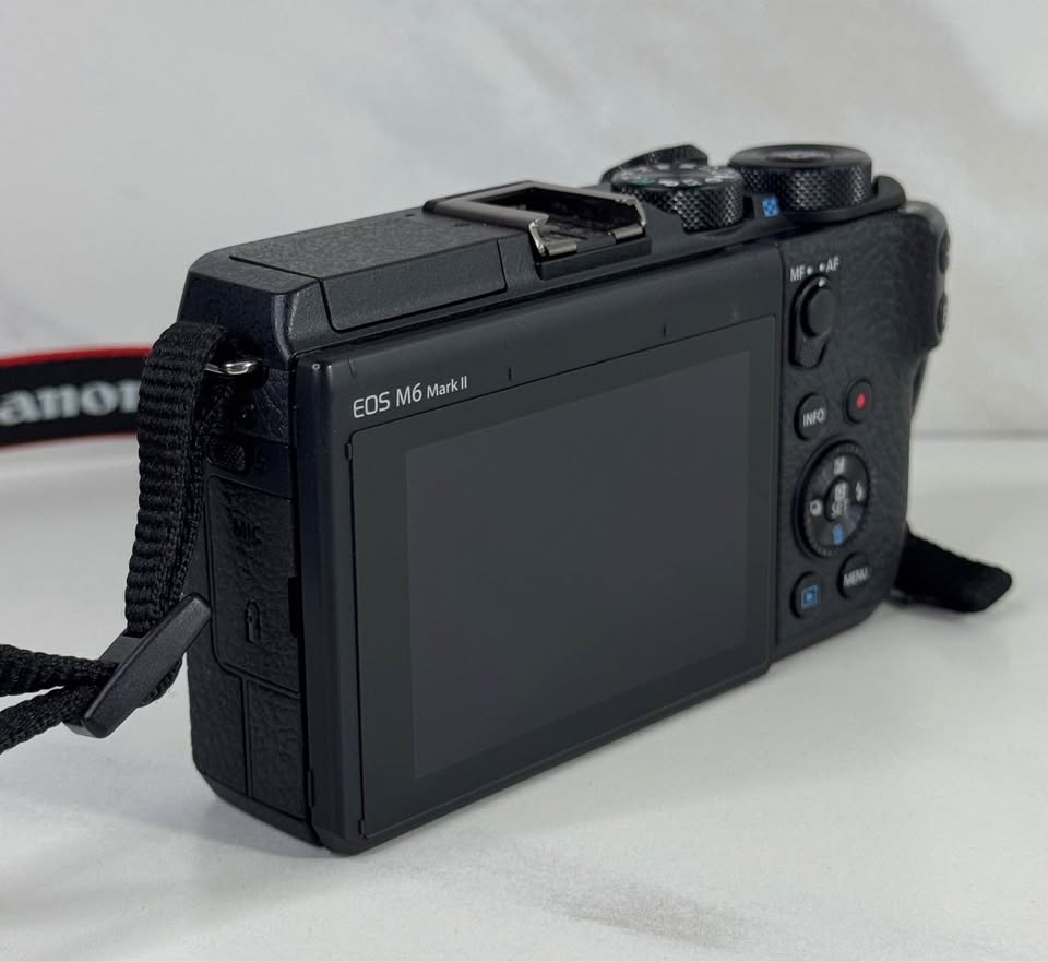 Canon EOS M6 Mark II Camera