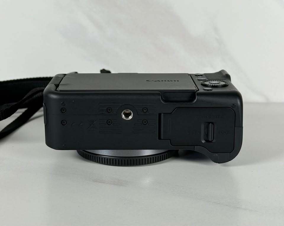 Canon EOS R50 V Camera