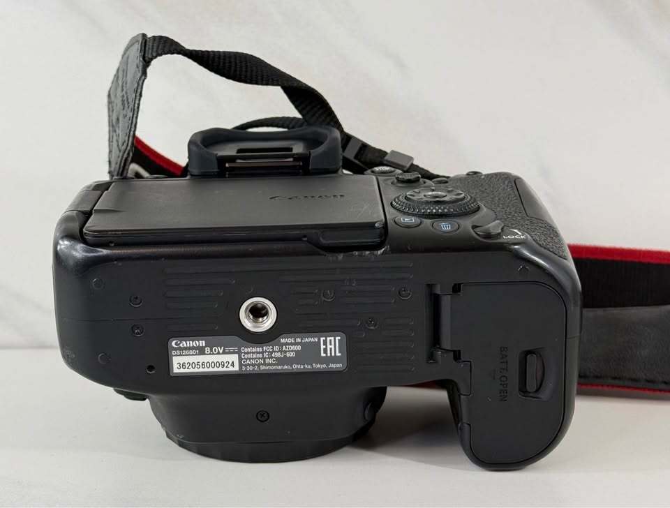 Canon EOS 90D 32.5 MP Camera