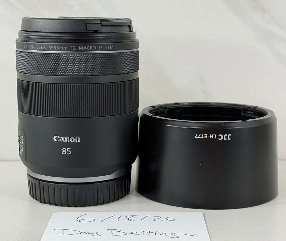 Canon RF 85mm F2 Macro IS STM