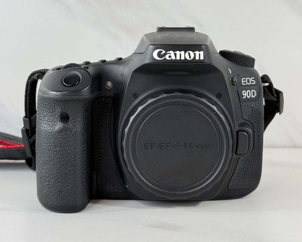 Canon EOS 90D 32.5 MP Camera