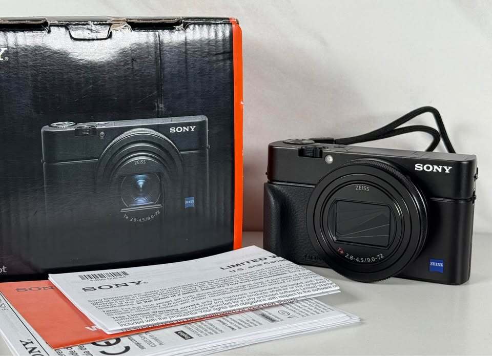 Sony RX100 VII Camera