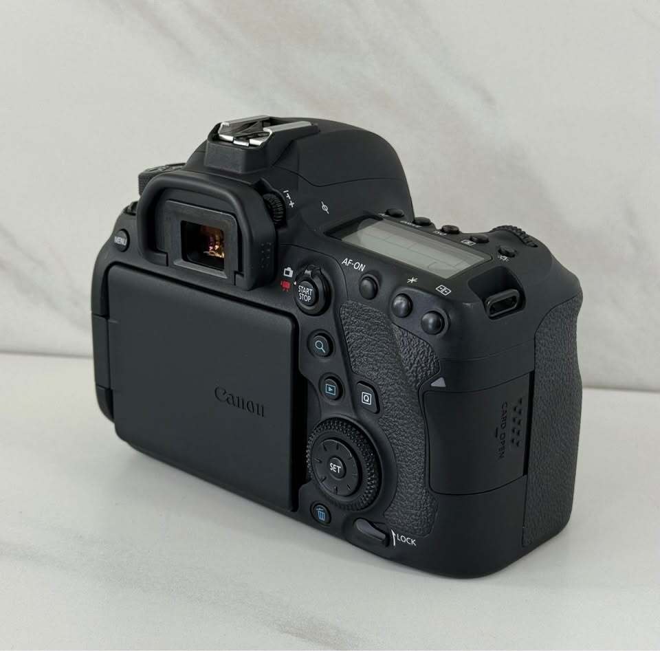 Canon EOS 6D Mark II Camera