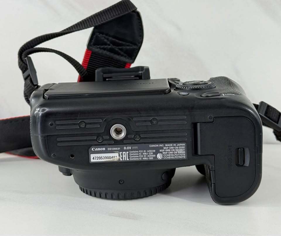 Canon EOS 6D Mark II 26.MP Camera
