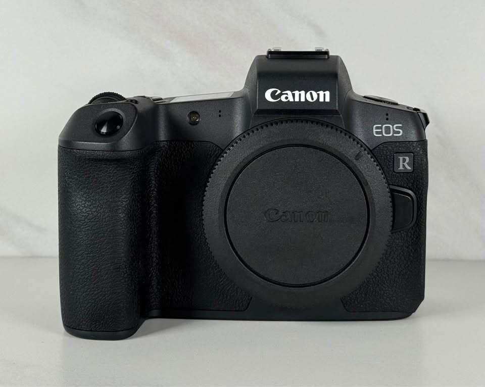 Canon EOS R Mirrorless Camera