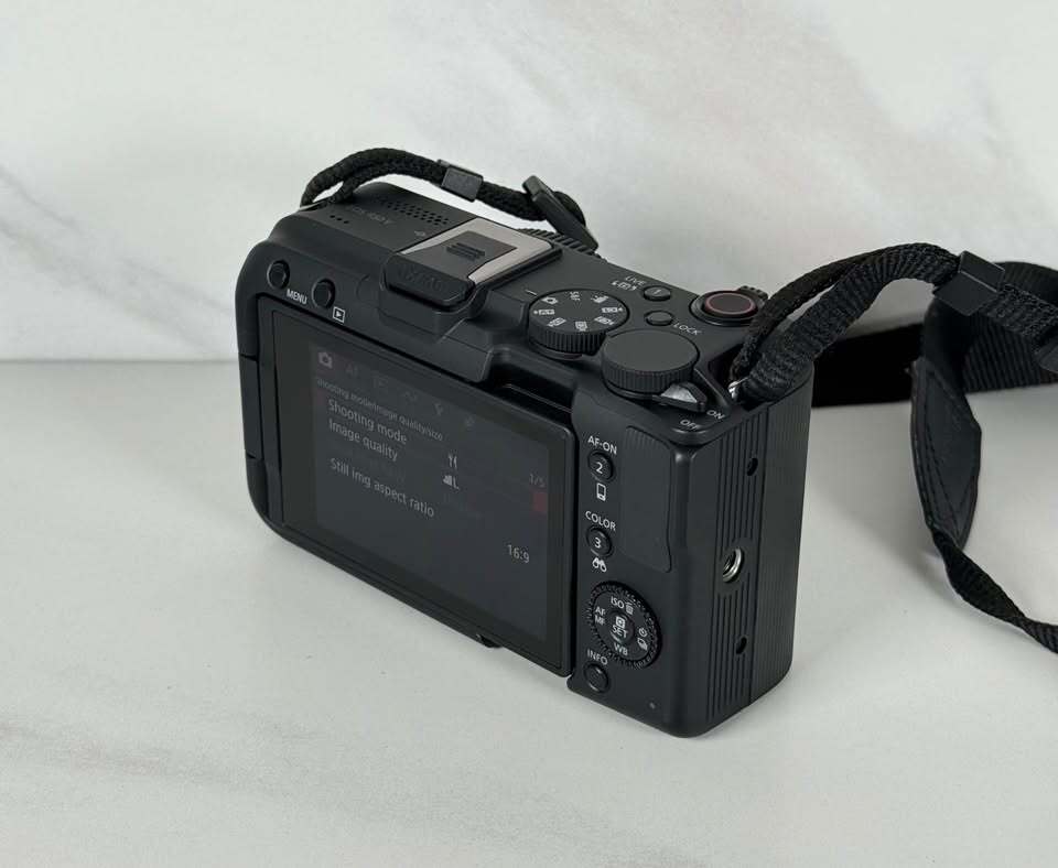 Canon EOS R50 V Camera