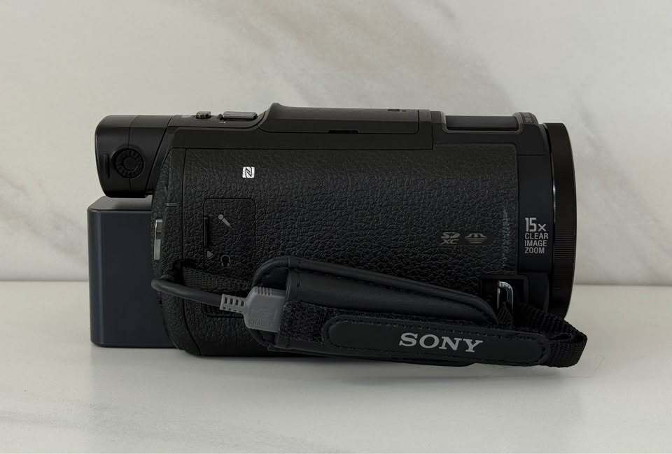 Sony FDR-AX33 4K Camcorder