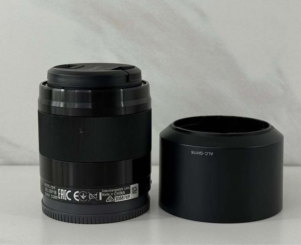 Sony E 50mm F1.8 OSS Lens